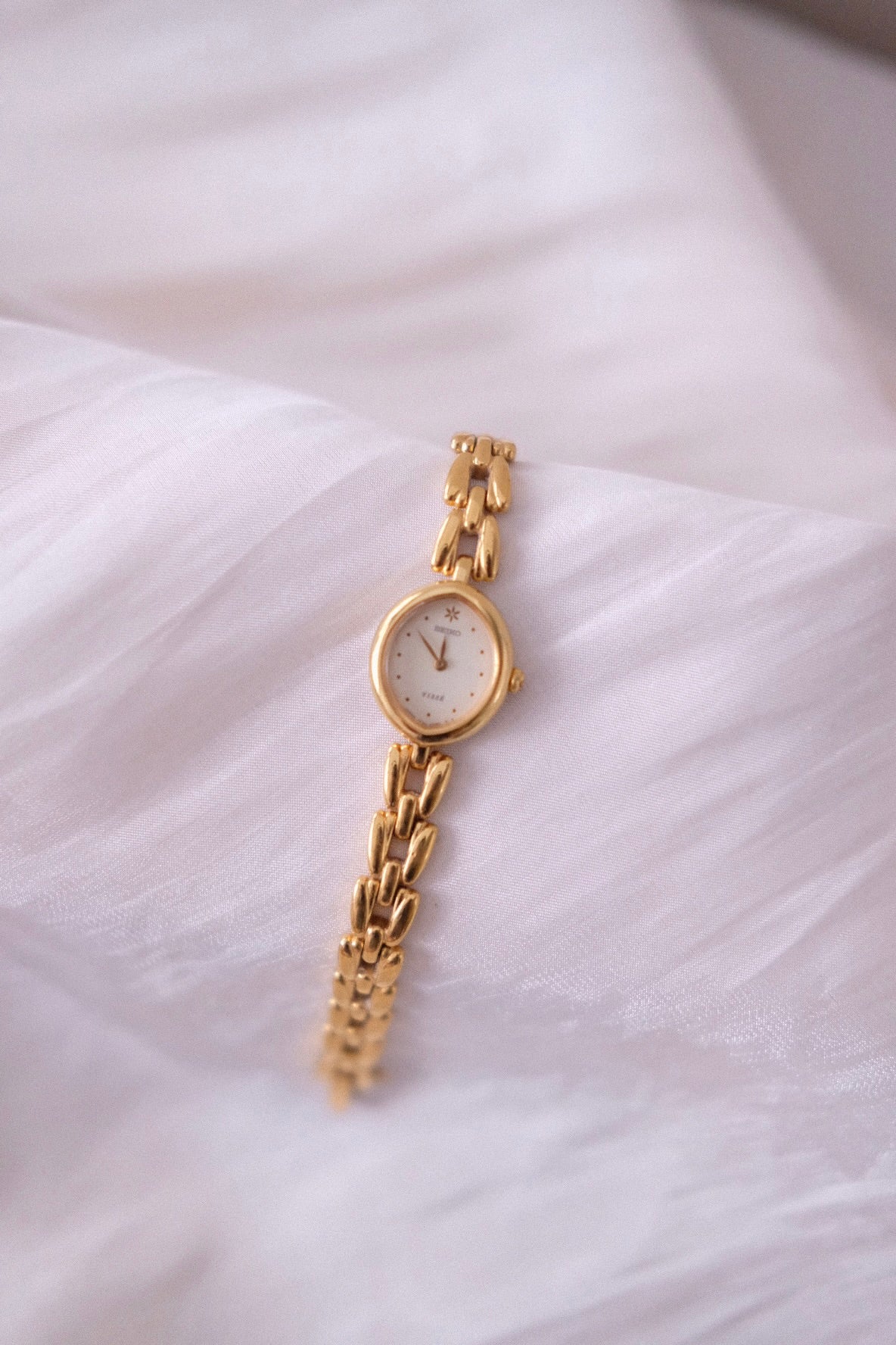 Vintage Seiko Watch - Gold Oval Dial