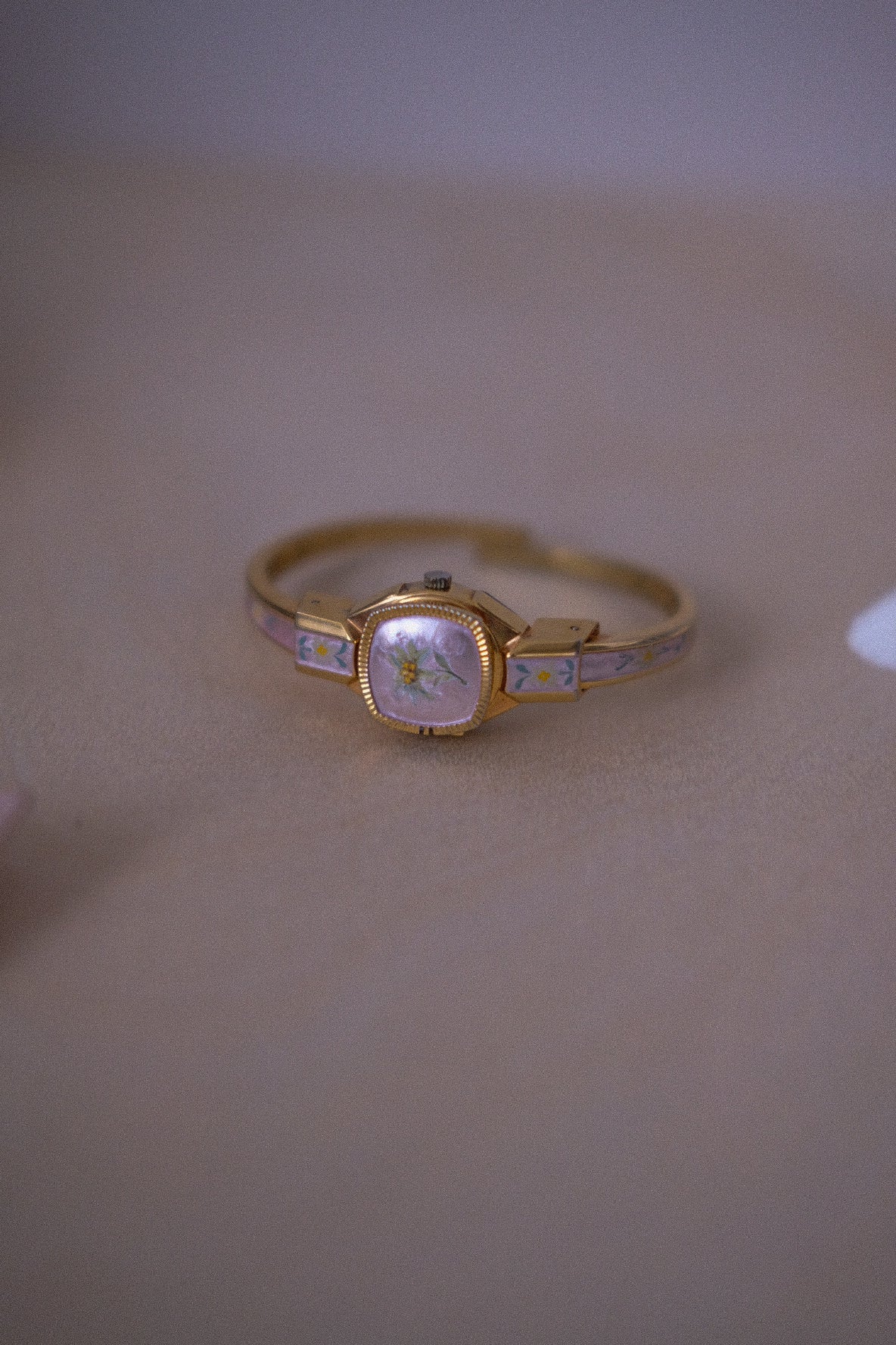Vintage Peek-a-boo Bangle Watch - Pink Pearl Square