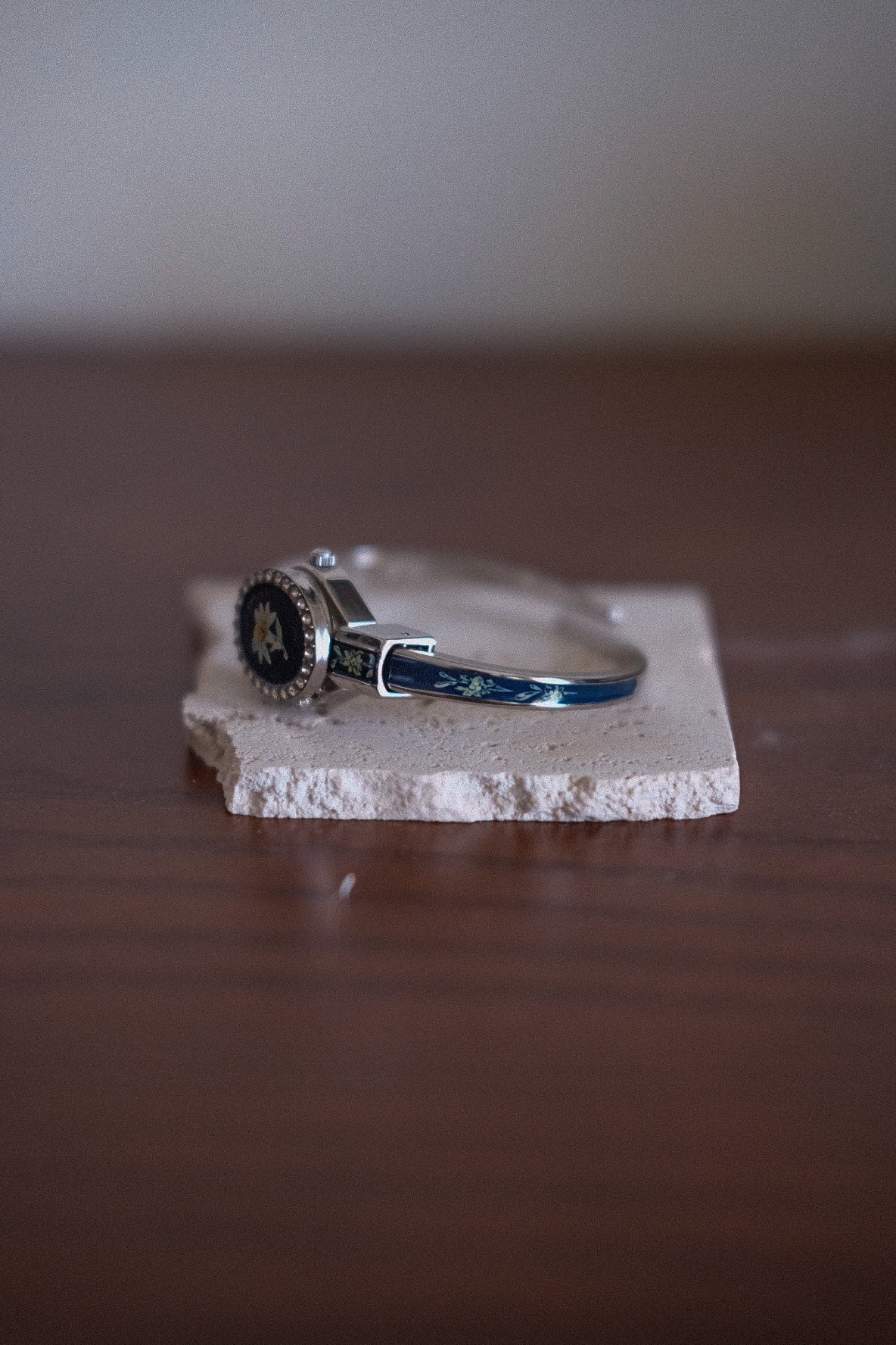 Vintage Peek-a-boo Bangle Watch - Navy Flower (Silver) in Original Box